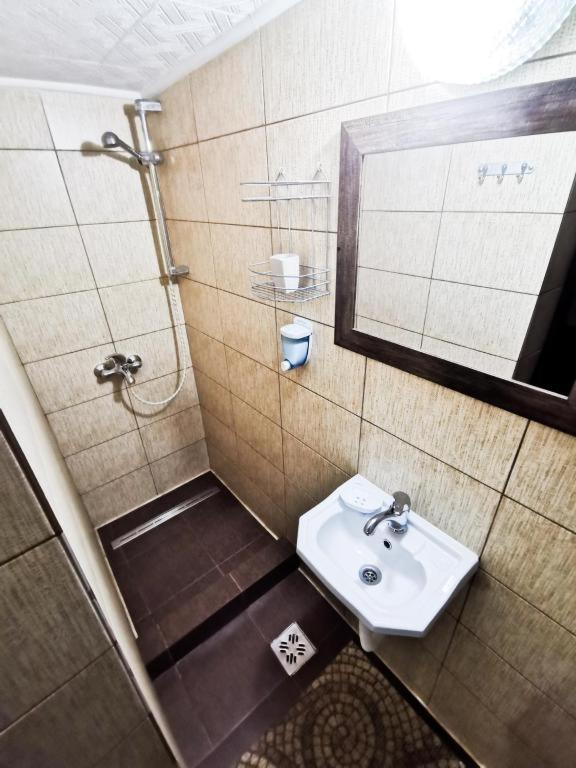 Shelby Accommodation -Adult Only- Sinaia Exteriör bild