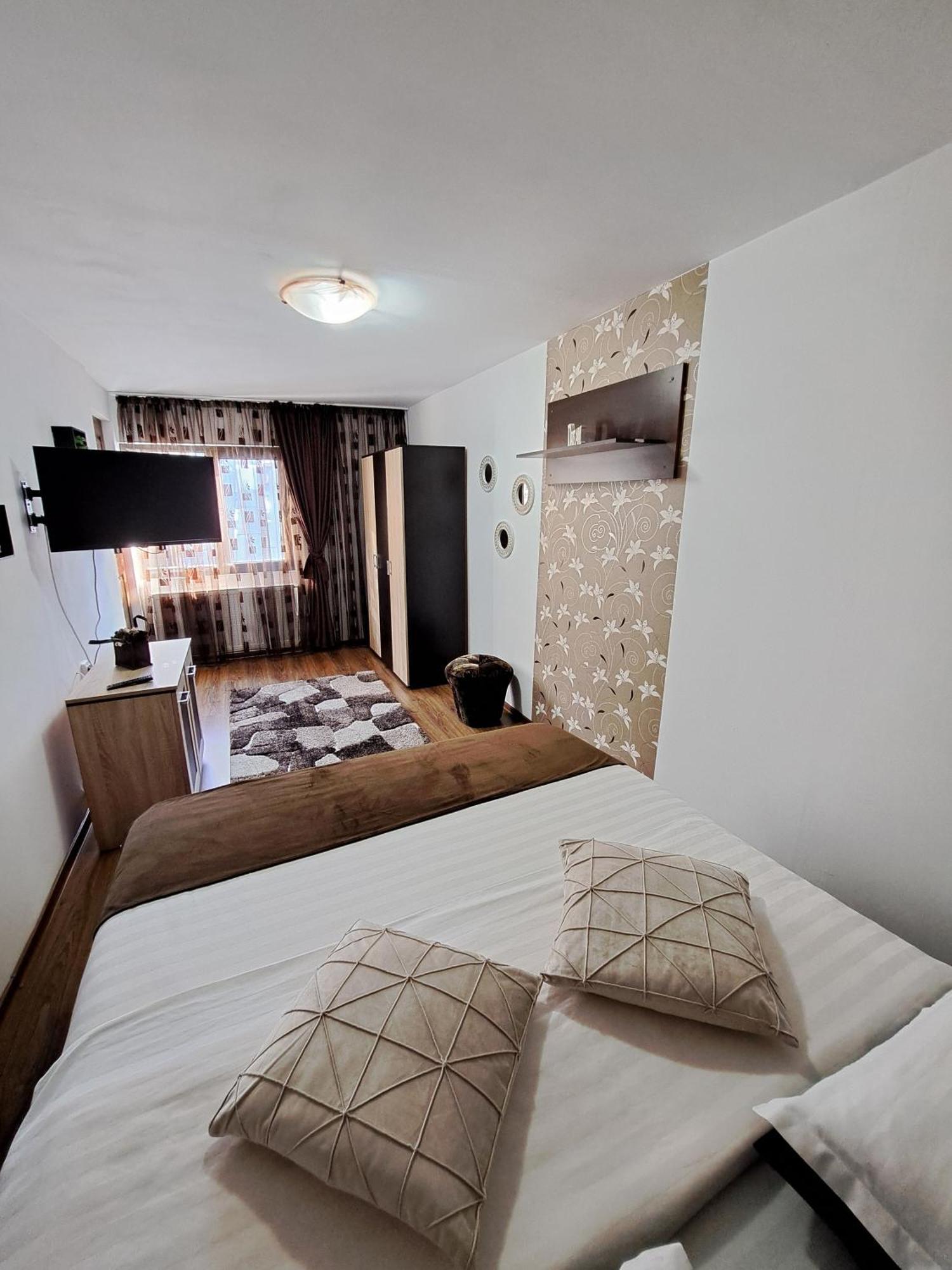 Shelby Accommodation -Adult Only- Sinaia Exteriör bild