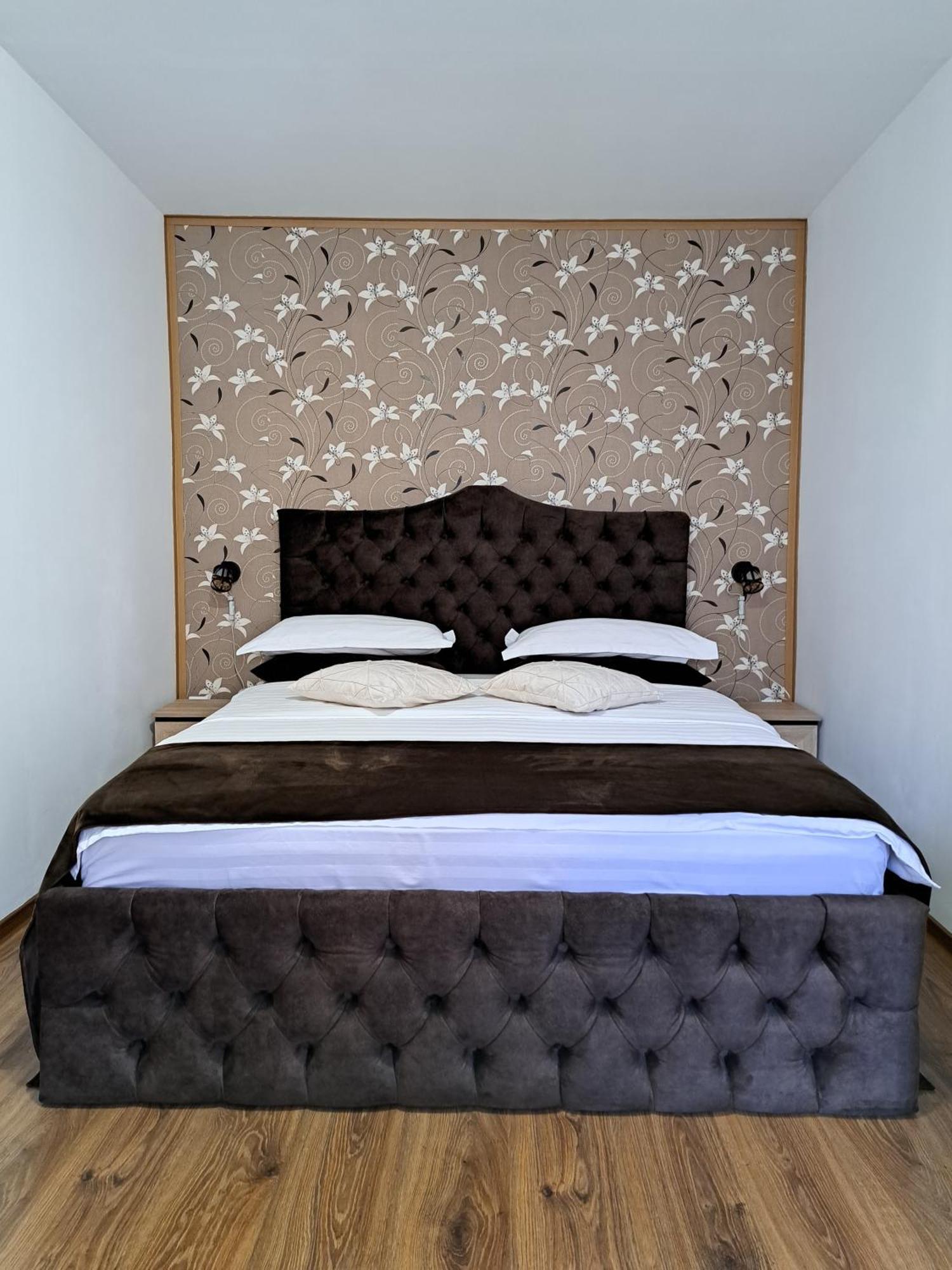 Shelby Accommodation -Adult Only- Sinaia Exteriör bild