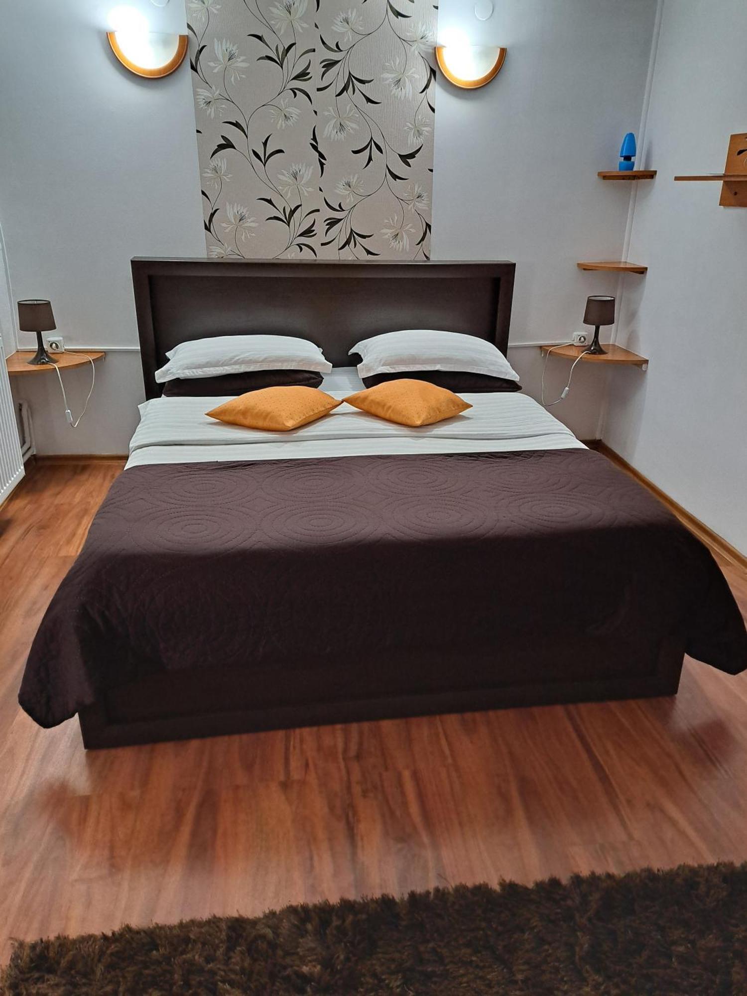 Shelby Accommodation -Adult Only- Sinaia Exteriör bild