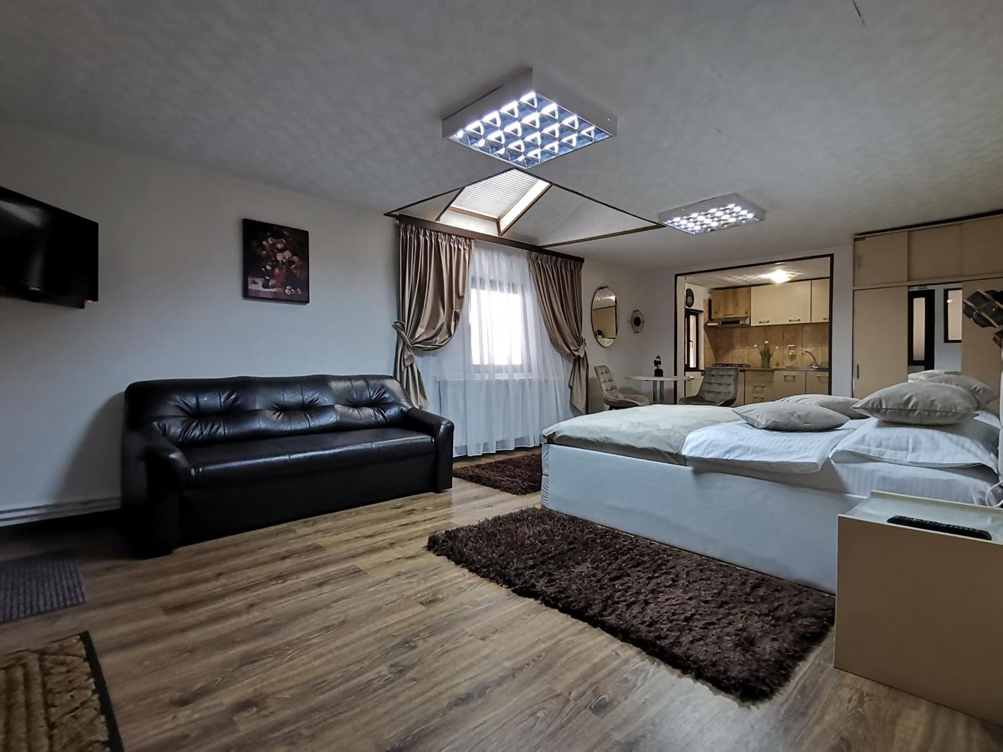 Shelby Accommodation -Adult Only- Sinaia Exteriör bild