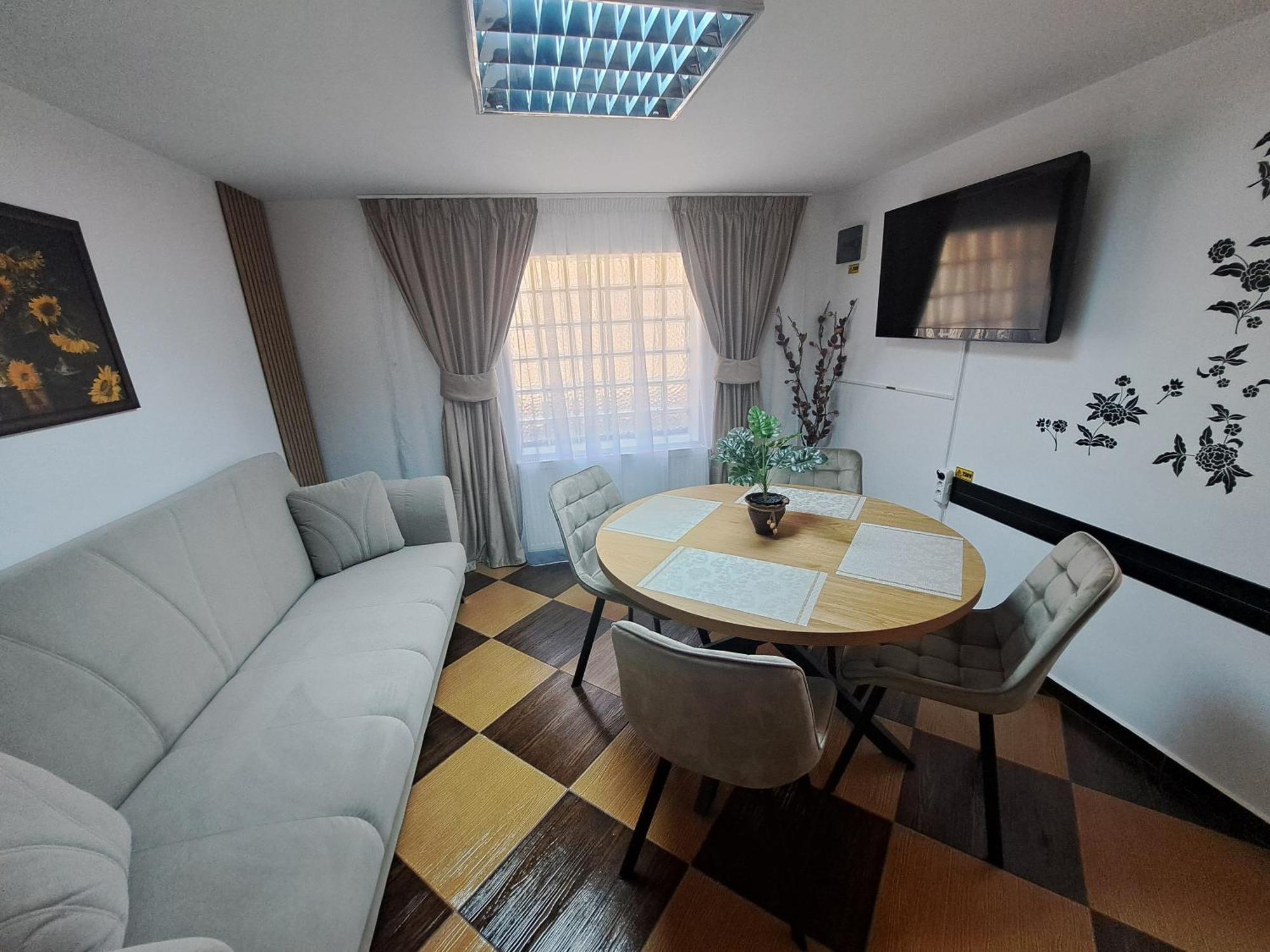 Shelby Accommodation -Adult Only- Sinaia Exteriör bild