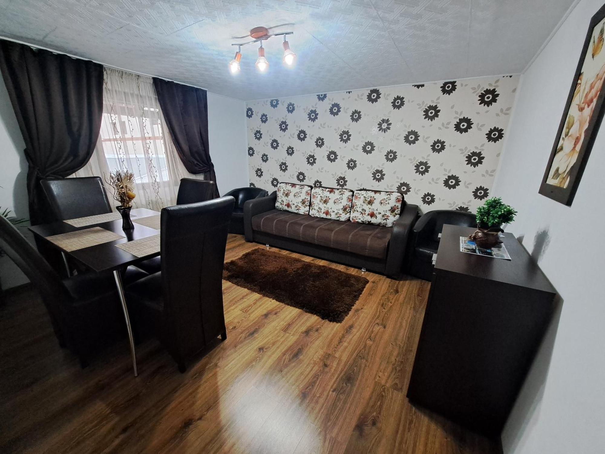 Shelby Accommodation -Adult Only- Sinaia Exteriör bild