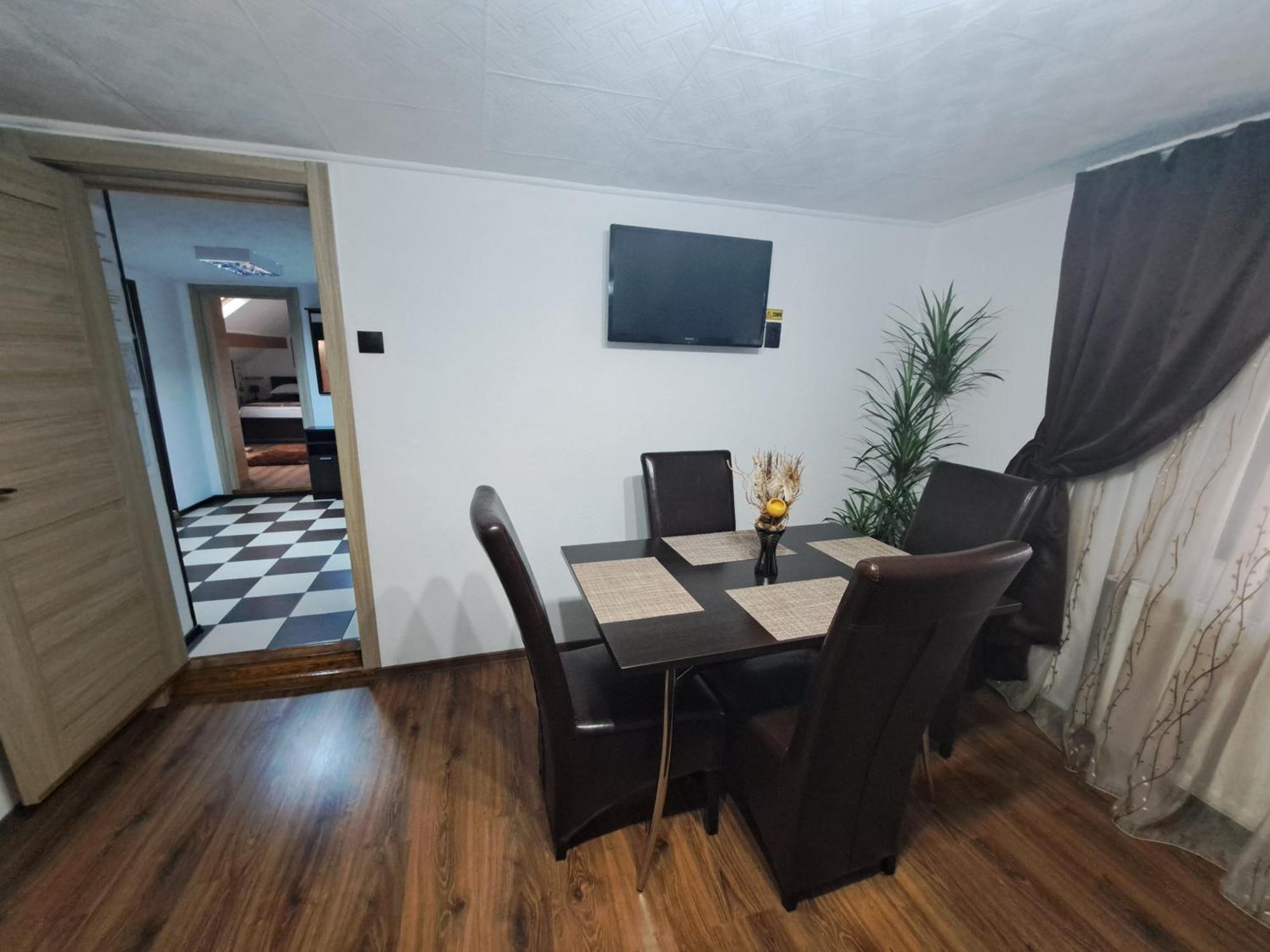 Shelby Accommodation -Adult Only- Sinaia Exteriör bild